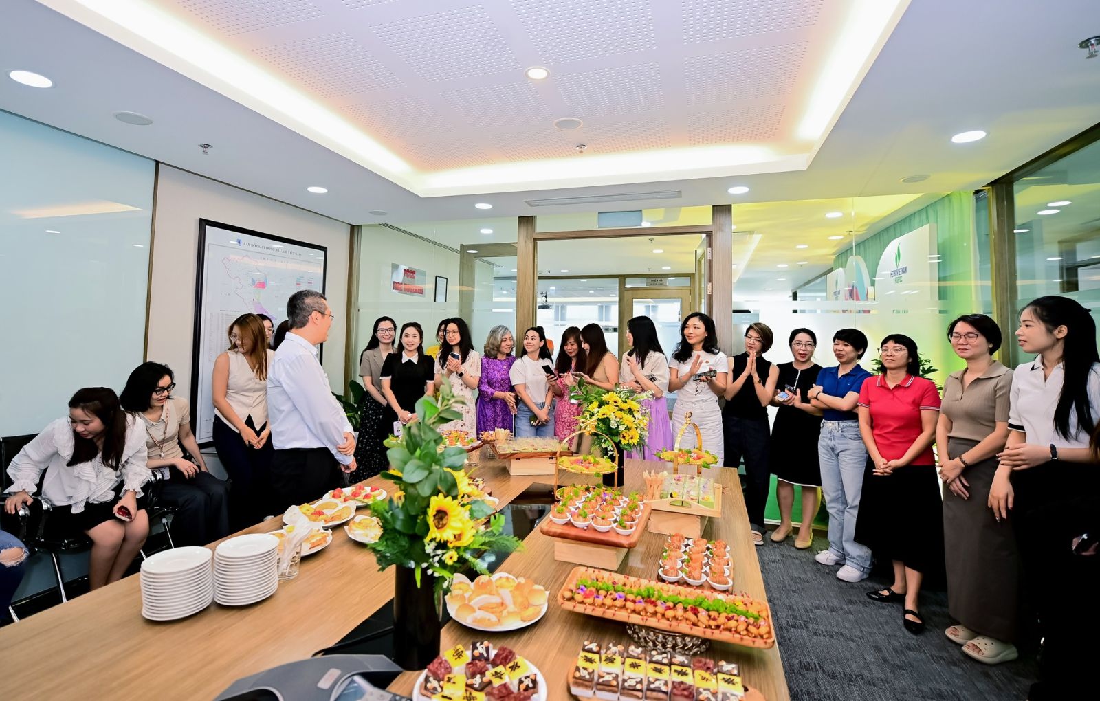 Hoạt động Team Building sôi động trong SỰ KIỆN NGÀY 8/3 PHÚ QUỐC POC PETROVIETNAM