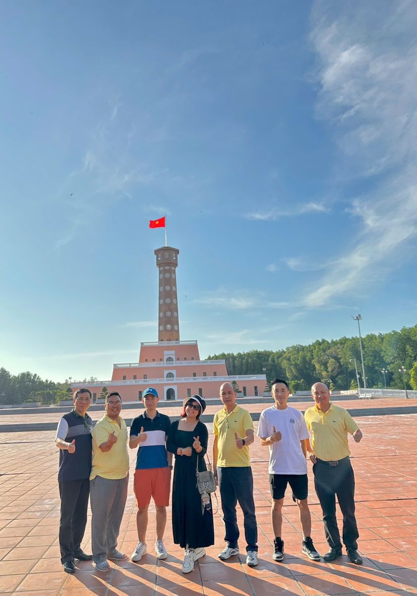 Đội ngũ VINTours tổ chức thành công Meeting kết hợp tham quan về Đất Mũi