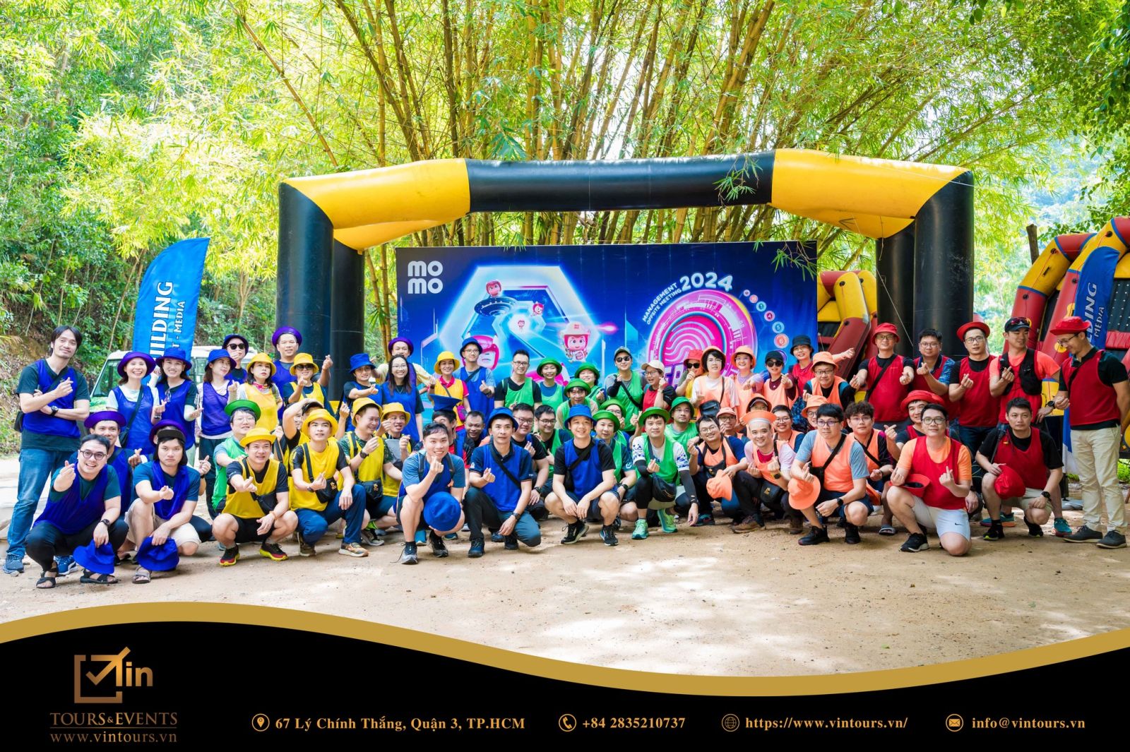 Thử thách giải mật thư trong chương trình team building Amazing Race